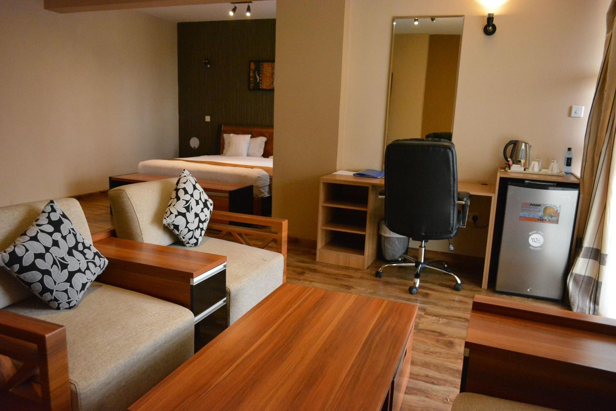 We Hotel And Suites Nairobi Eksteriør billede