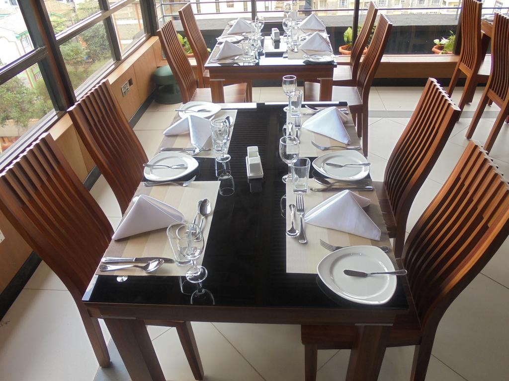We Hotel And Suites Nairobi Eksteriør billede