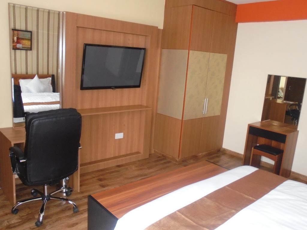 We Hotel And Suites Nairobi Eksteriør billede