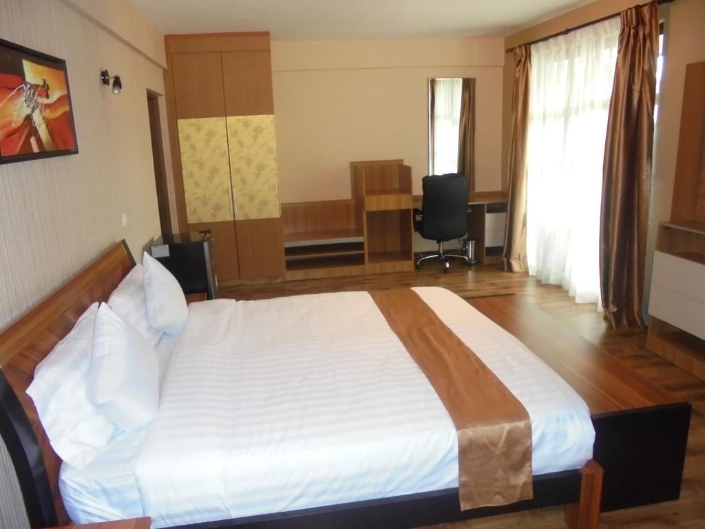 We Hotel And Suites Nairobi Eksteriør billede
