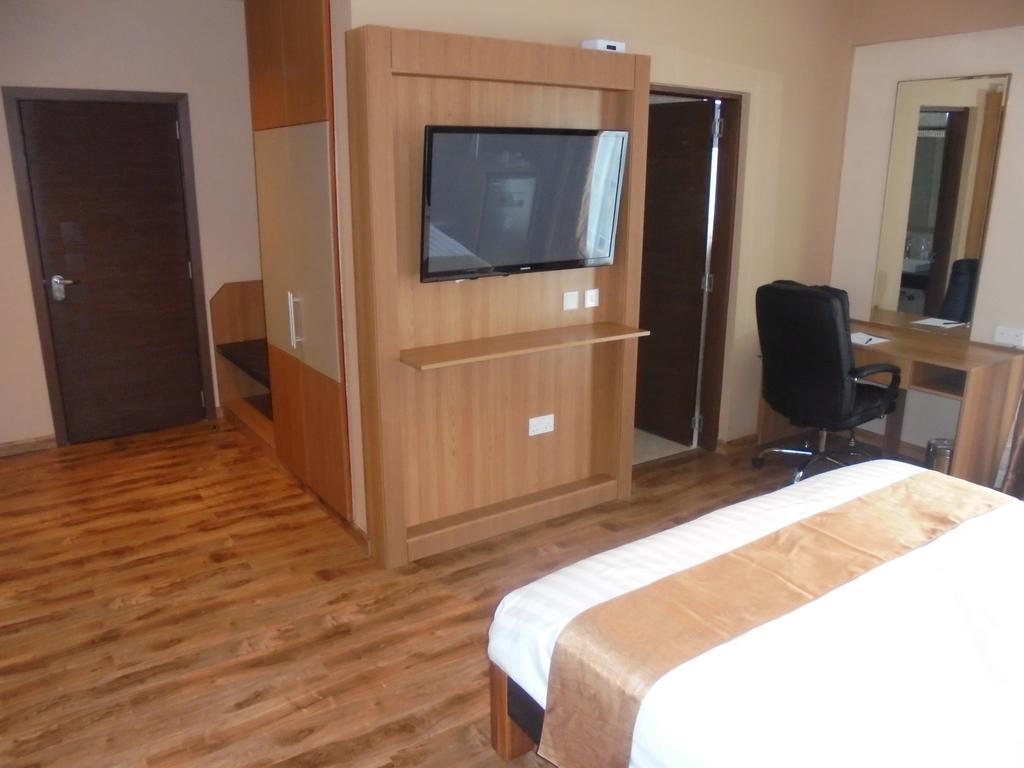 We Hotel And Suites Nairobi Eksteriør billede