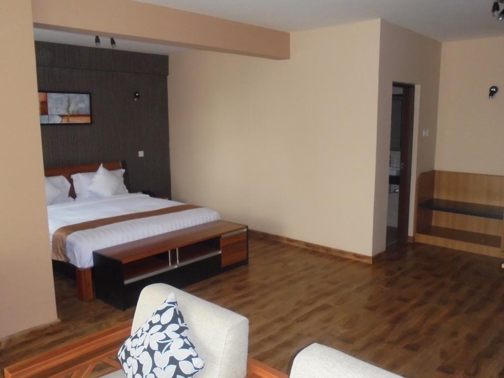 We Hotel And Suites Nairobi Eksteriør billede