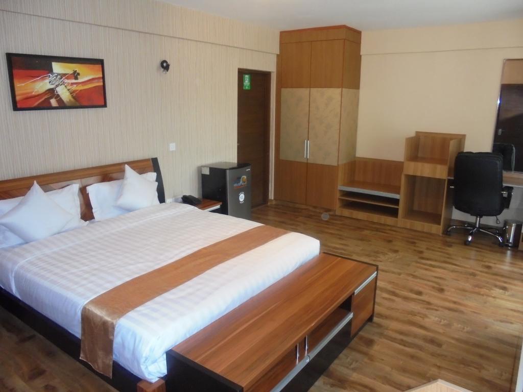 We Hotel And Suites Nairobi Eksteriør billede