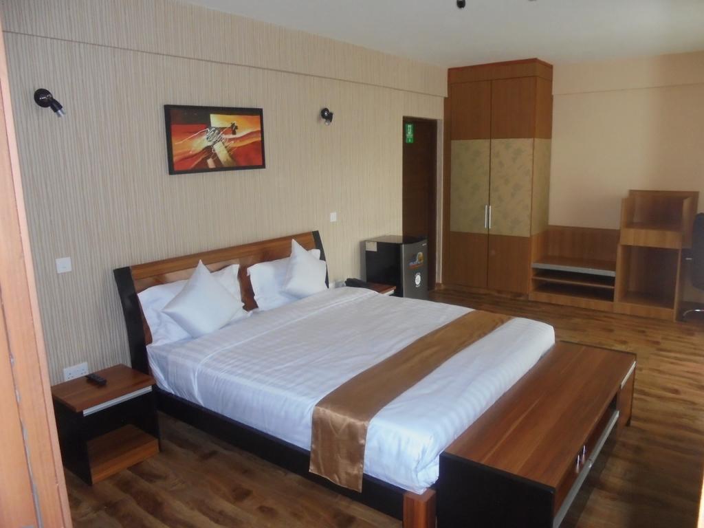 We Hotel And Suites Nairobi Eksteriør billede