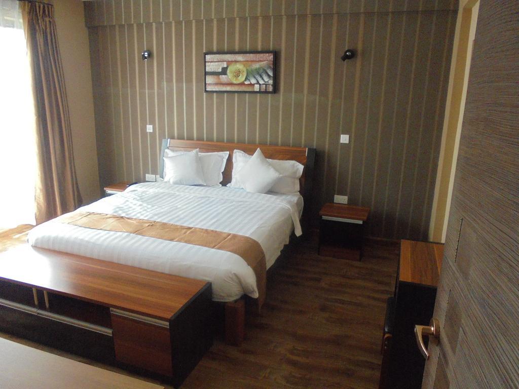We Hotel And Suites Nairobi Eksteriør billede
