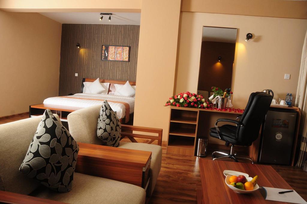 We Hotel And Suites Nairobi Eksteriør billede